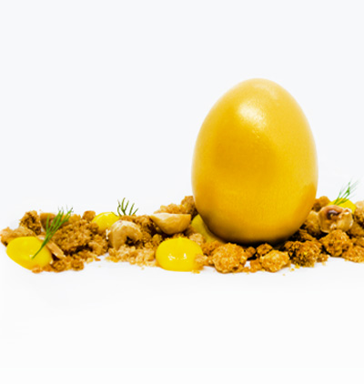 Huevo de Oro Mousse de Yogurt y Gel-de-mango Chef Roger Carvalho